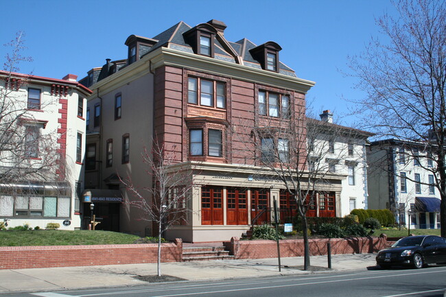 Foto del edificio - Campus Apartments