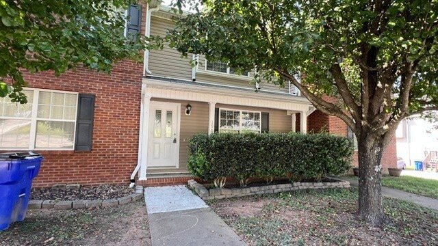 Foto del edificio - 1902 Fletcher Rd NW