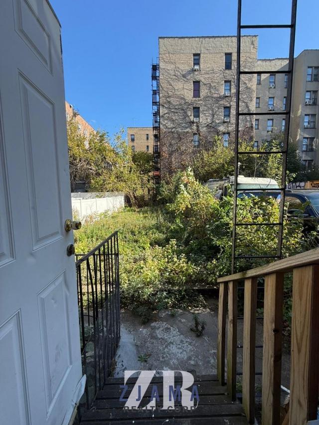 Foto del edificio - 1 bedroom in Brooklyn NY 11226