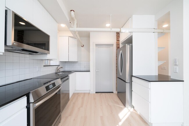 Foto del edificio - 50 Reservoir Ave