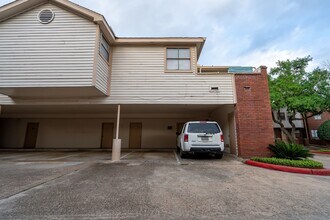 Building Photo - 1103 Dulles Ave