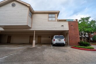 Building Photo - 1103 Dulles Ave