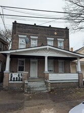 Building Photo - 1176 E 61st St