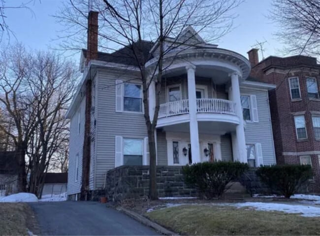 Building Photo - 1104 Union St