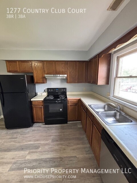 Building Photo - 1277 Country Club Ct
