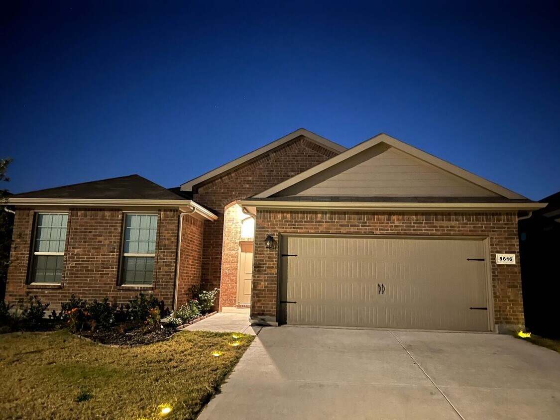 8616 Calder Ln, Fort Worth, TX 76131 House Rental in Fort Worth, TX