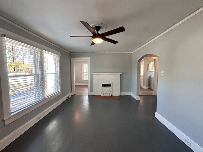 Building Photo - Exclusively Offered by Muse Realty Rentals...