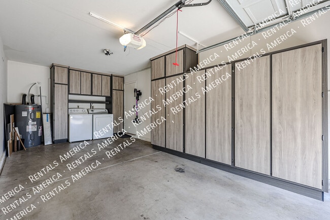 Building Photo - 2548 W Canyon Crest Cir