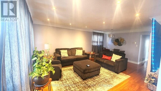 Photo du bâtiment - 317 Burrows Hall Blvd