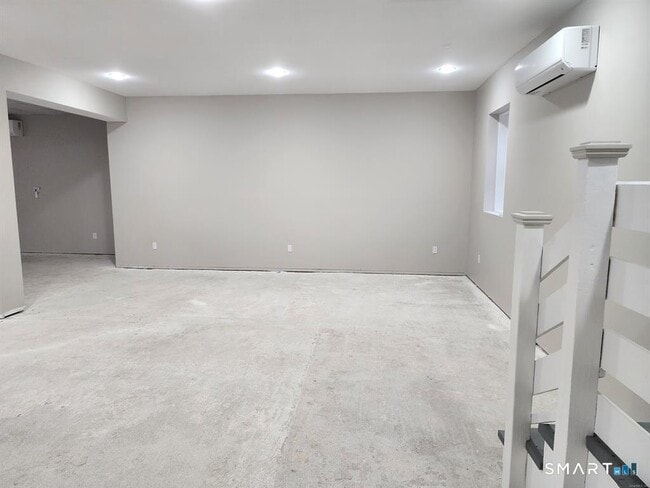 Building Photo - 16 Church St