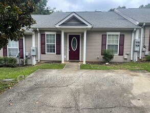Building Photo - 111 Mel Ville
