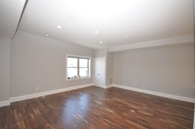 Foto del edificio - 120 W 7th St