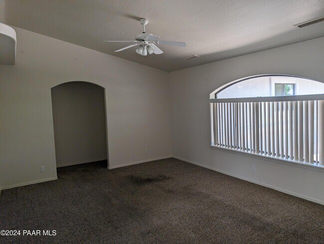 Foto del edificio - 8079 E Tranquil Blvd