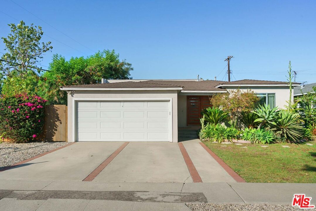 Primary Photo - 2700 Coolidge Ave