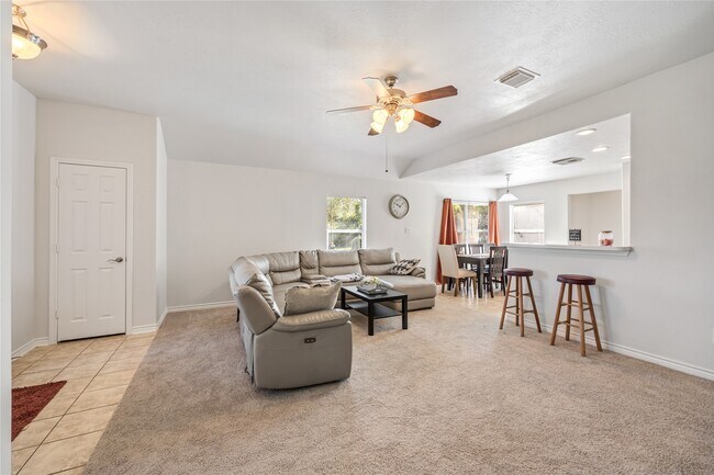 Foto del edificio - 214 John Alber Rd