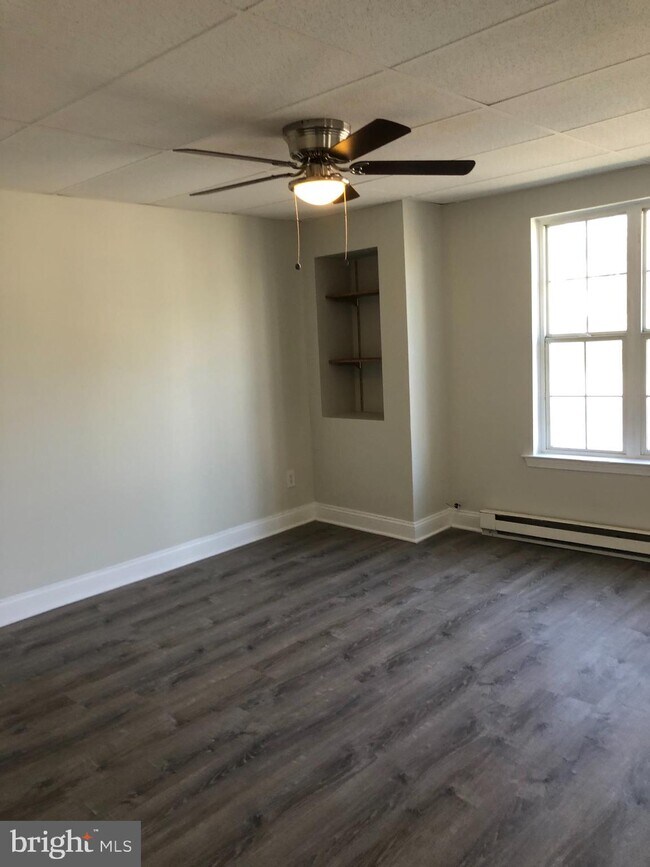 Building Photo - 8420 D St