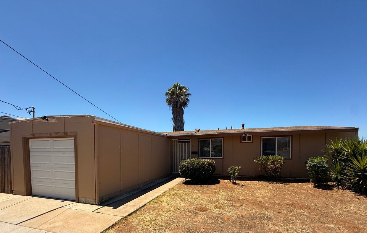 Primary Photo - Charming 3BR Home with Spacious Yard in El...