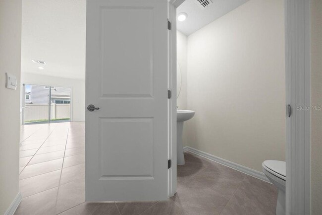 Building Photo - 6584 SW 81st Loop