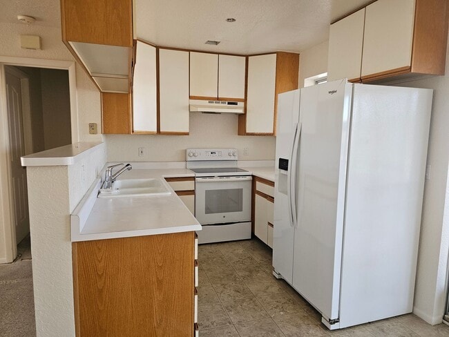 Foto del edificio - Unfurnished Long Term Duplex