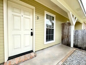 Building Photo - 6114 Parkforest Dr