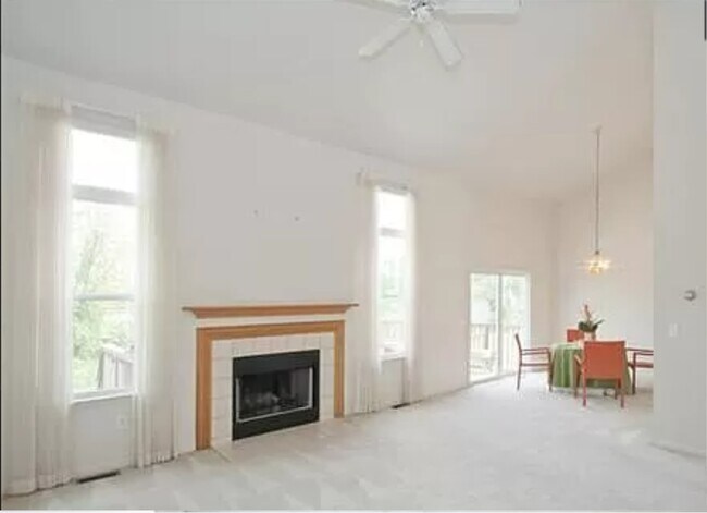 Building Photo - 3401 Strand Ct