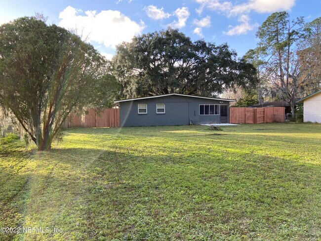 Foto del edificio - 12041 Pulaski Rd