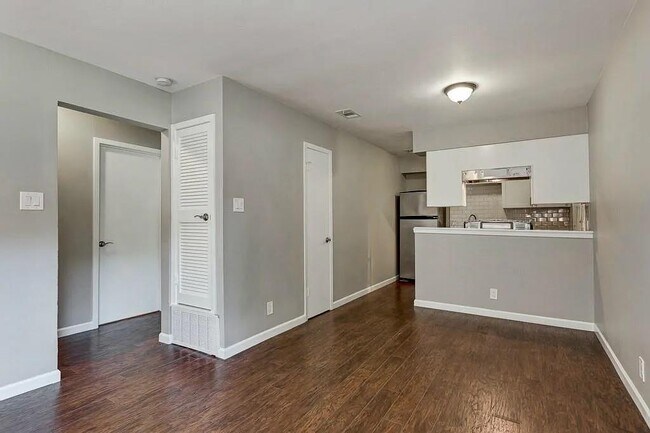 Foto del edificio - 2607 Parker Ln