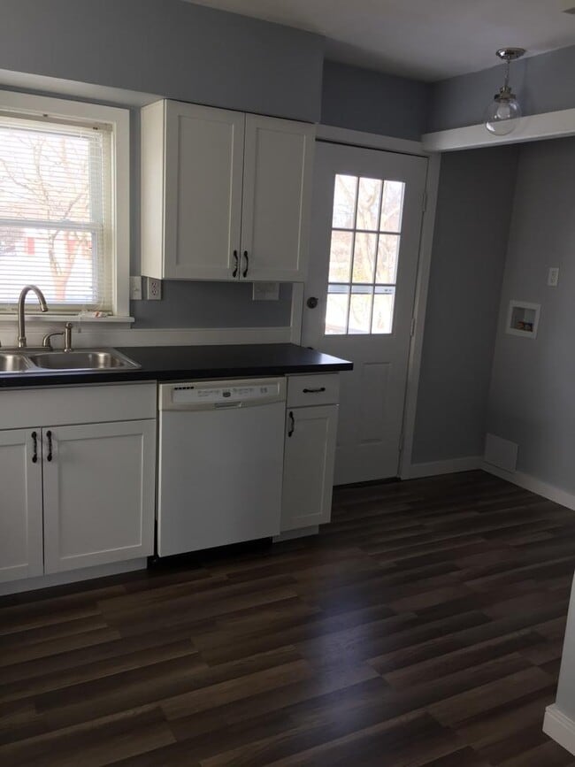 Building Photo - 441 Rosedale Ter