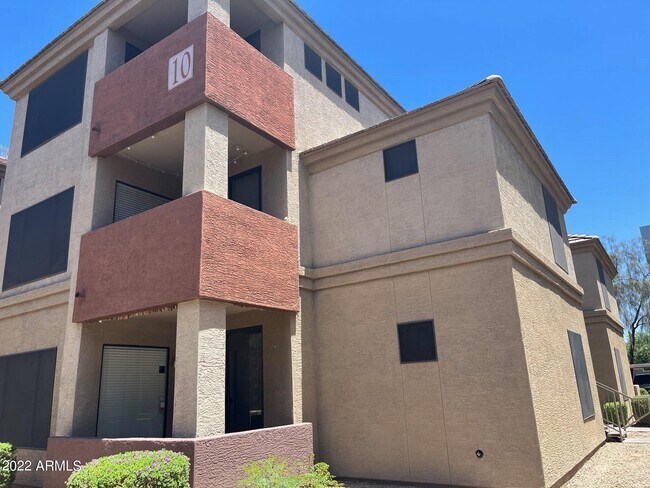 Building Photo - 3848 3rd Ave