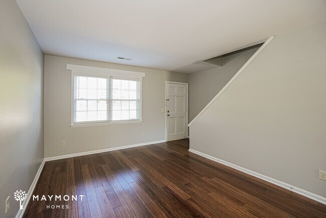 Foto del edificio - 1317 Mathis Ferry Rd