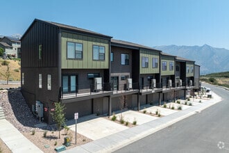 Building Photo - Trailside Townhomes