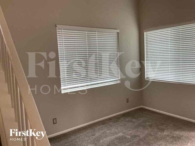 Foto del edificio - 5135 Nighthawk Pkwy