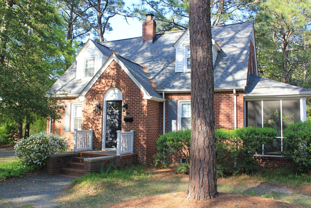 385 E Indiana Ave, Southern Pines, NC 28387 House Rental in Southern