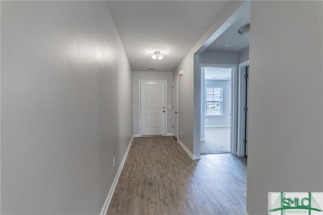 Building Photo - 595 Hogan Dr