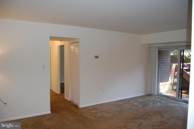 Building Photo - 9702 Kingsbridge Dr