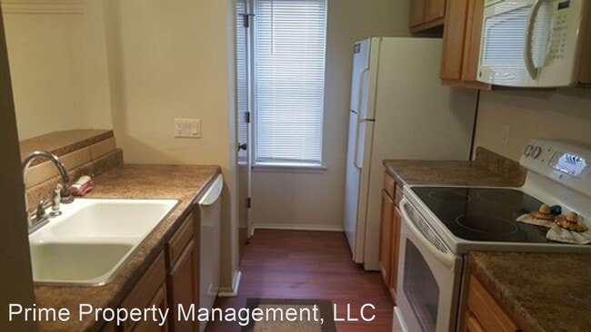 Building Photo - 717 Laurelwood Dr