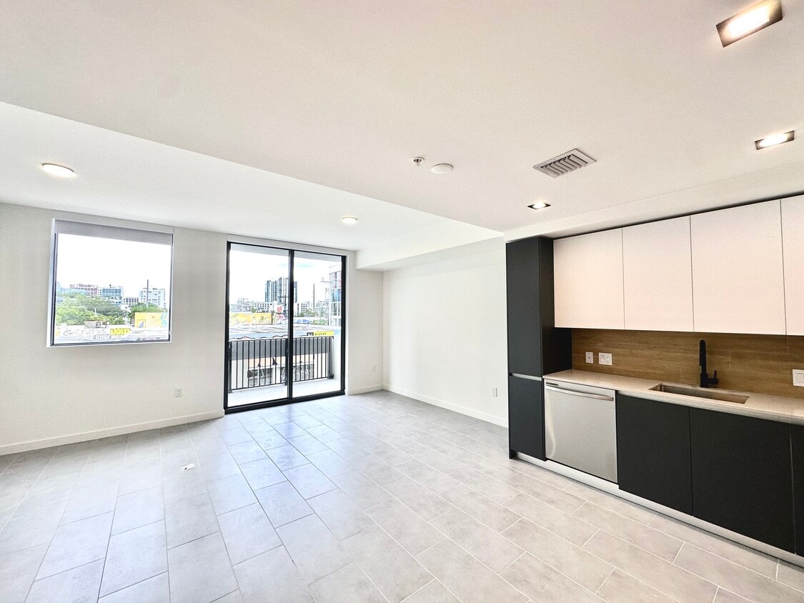 Photo - 353 NW 32nd St (Miami, FL)