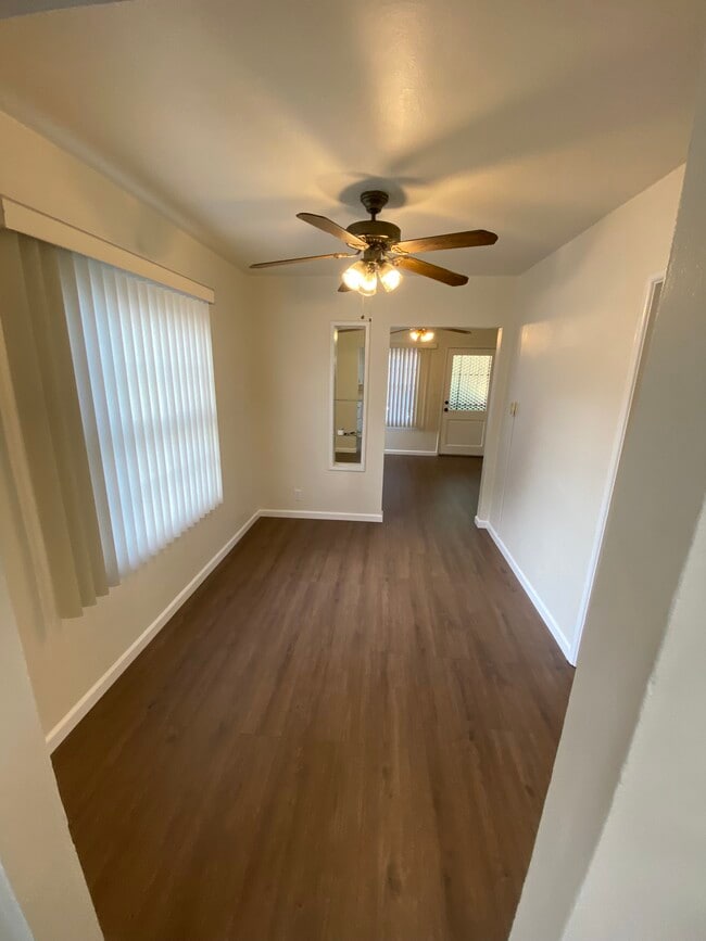 Comedor - 1924 E Poinsettia St