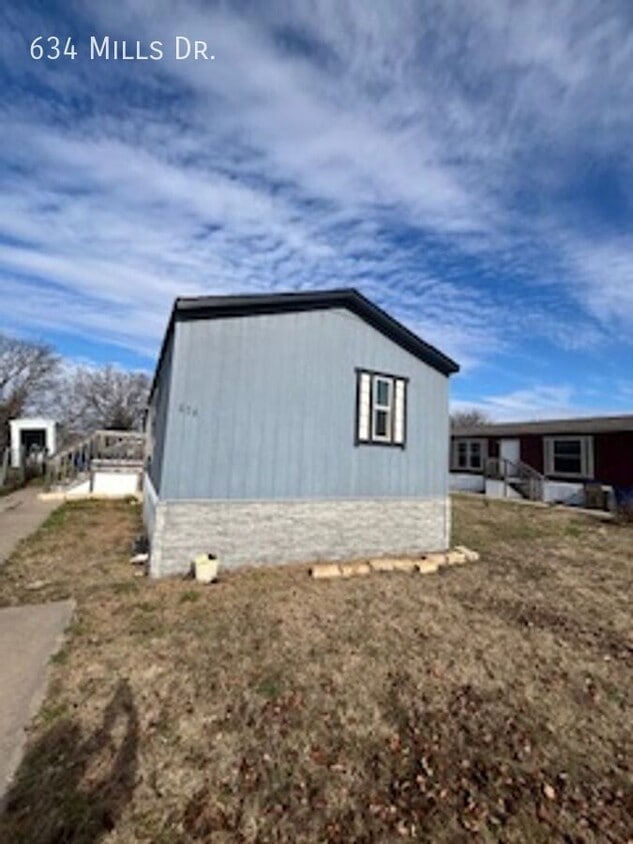 Foto del edificio - 634 N Mills Dr