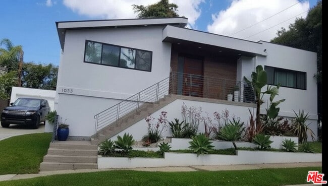 Foto del edificio - 10331 La Grange Ave