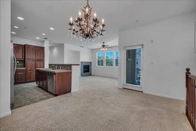 Foto del edificio - Upgraded 2BD/2BA Condo Near Empire Ranch G...