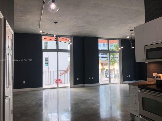 Foto del edificio - 2100 Van Buren St