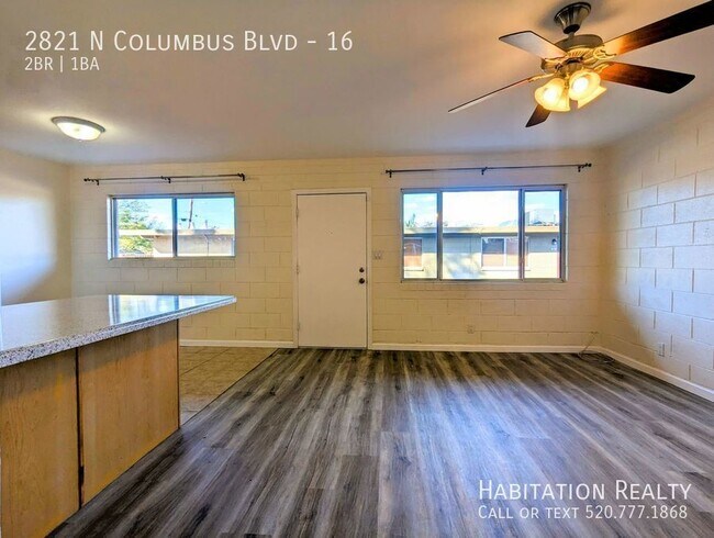 Building Photo - Renovated 2bd/1ba w/ Enclosed Yard and Poo...