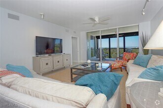 Building Photo - 7225 Pelican Bay Blvd
