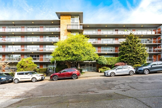 Building Photo - 700 E Mercer