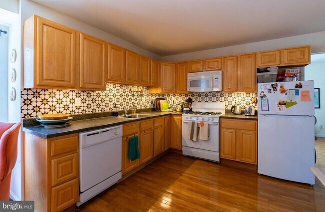 Foto del edificio - 4813 Walton Ave