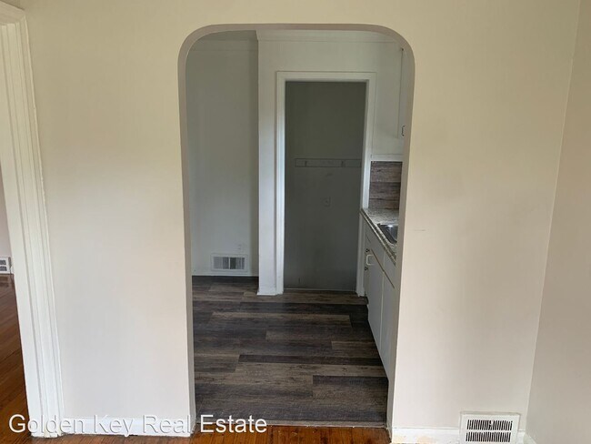 Building Photo - 2 br, 1.5 bath House - 19321 Prevost St