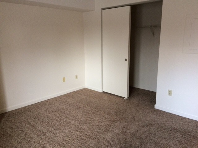 Building Photo - 3455 Oak Alley Ct