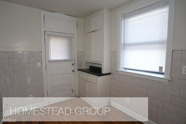 Foto del edificio - 4105 W Belmont Ave