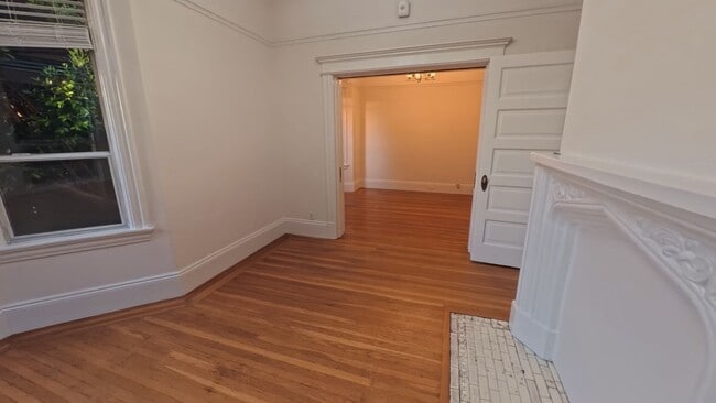Building Photo - 205A Steiner Street-